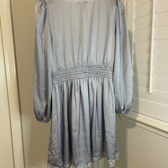Lovestitch Rainy V-Neck Dress - Picture 6 of 6